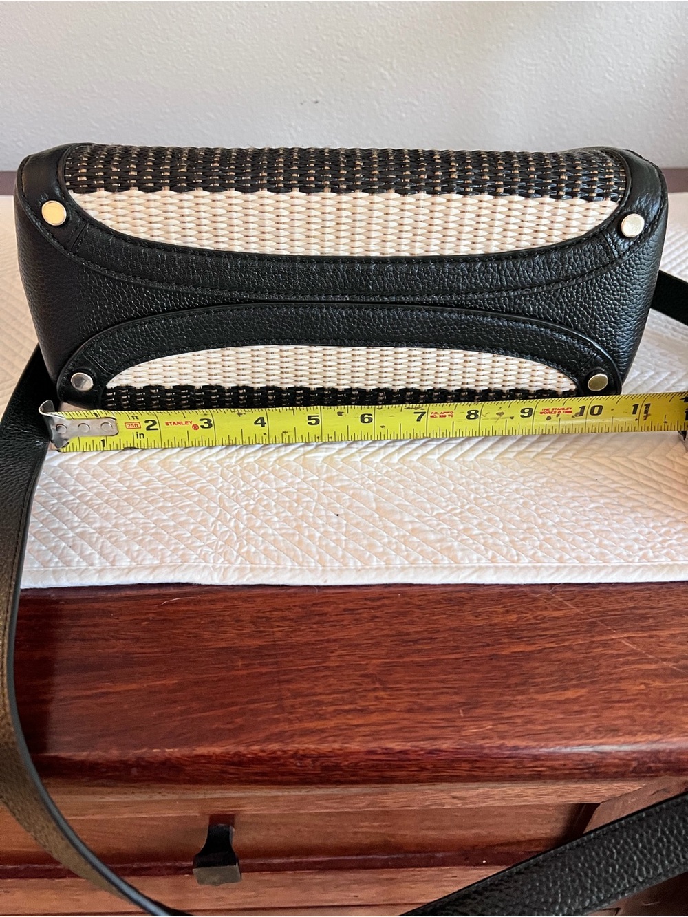 Kate Spade Knott Woven Black White Handbag Top Handles crossbody Like New - Picture 9 of 12